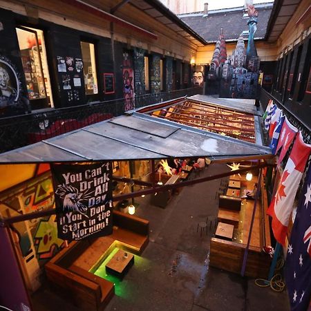 Retox Party Hostelブダペスト エクステリア 写真